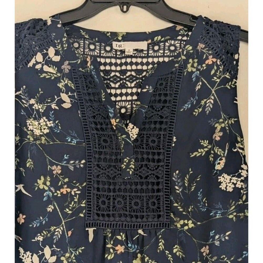 DR2 Tank Top Blouse Size М Womans Navy Blue Floral Sleeveless Crochet Trim - Picture 3 of 7